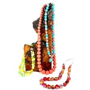 JEWELRY/ Bundle Lot of Necklaces